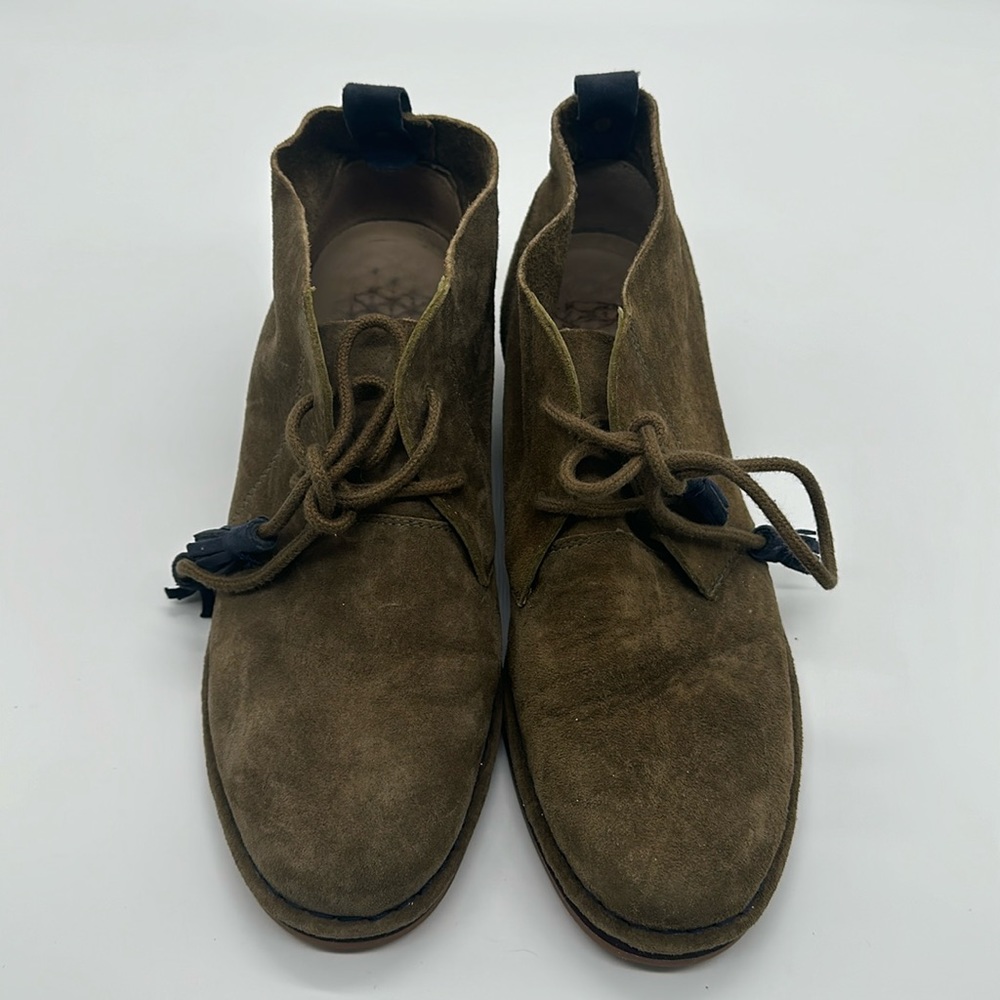 Women’s Hush Puppies Size 7.5 Suede Green